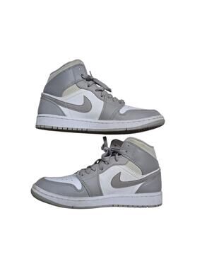 Air Jordan 1 Mid Light Smoke Grey 554724-082 Mens Size 7.5 White Gray No Box